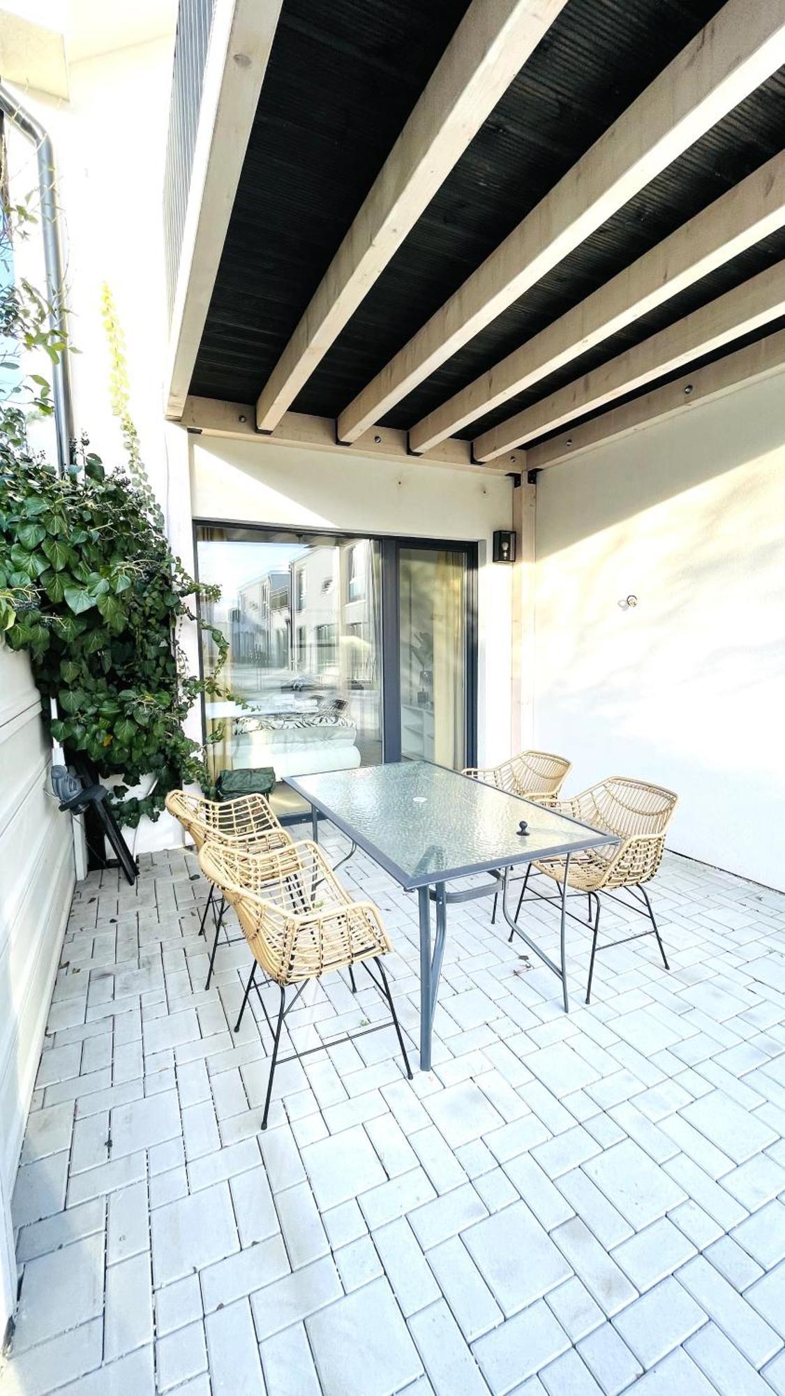 House Flow, 3 Room, Free 2 Parking Bratislava Exterior photo