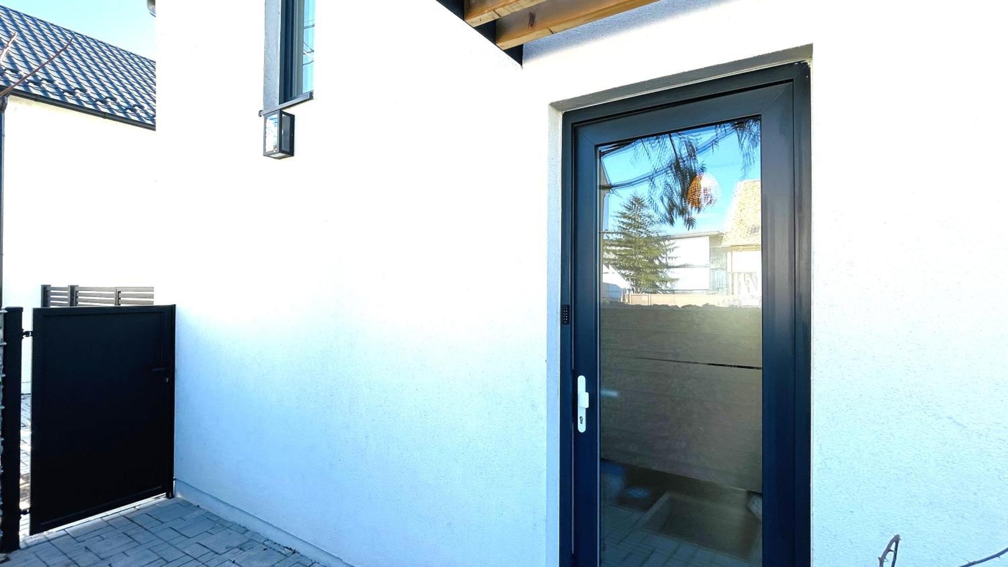 House Flow, 3 Room, Free 2 Parking Bratislava Exterior photo