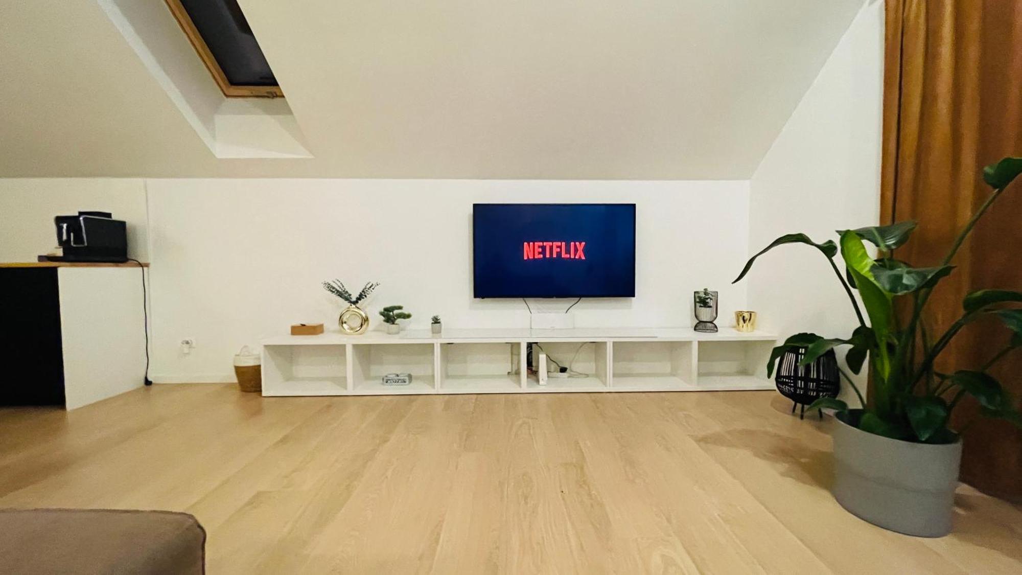 House Flow, 3 Room, Free 2 Parking Bratislava Exterior photo